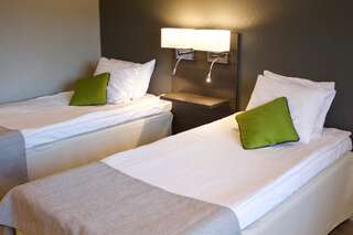 Отель Hotel Kauppi Тампере Стандартный двухместный номер с 2 отдельными кроватями-6