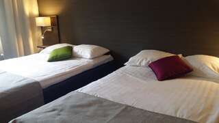 Отель Hotel Kauppi Тампере Стандартный двухместный номер с 2 отдельными кроватями-7